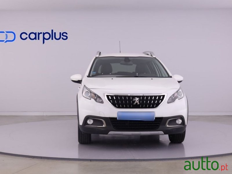 2018' Peugeot 2008 1.2 Puretech Allure photo #3