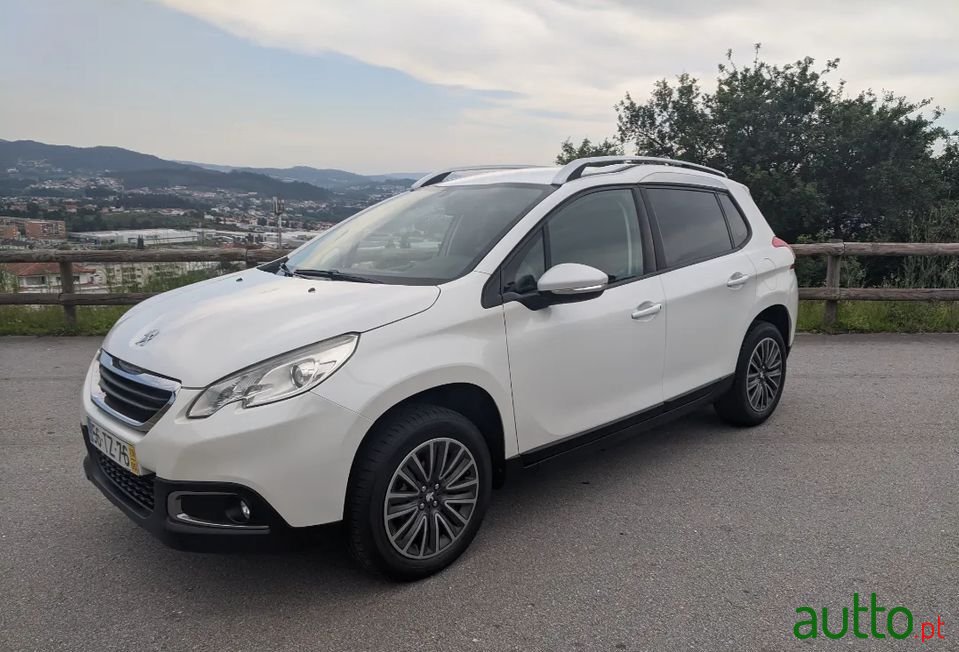 2013' Peugeot 2008 photo #3