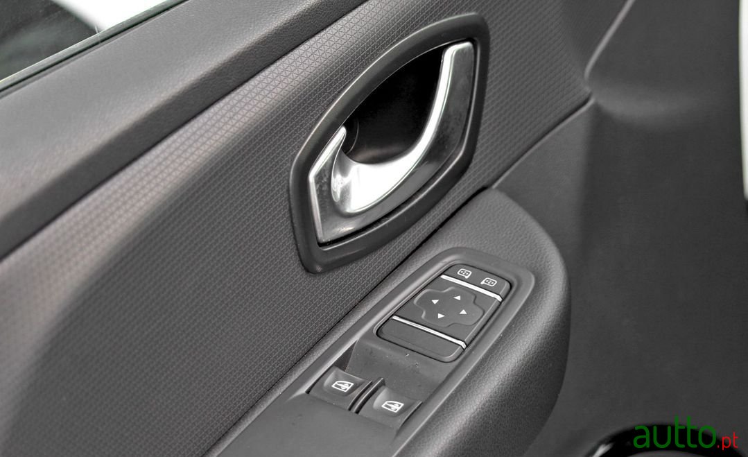 2017' Renault Clio photo #6