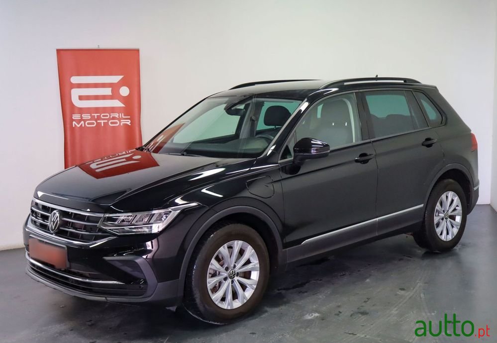 2023' Volkswagen Tiguan photo #1