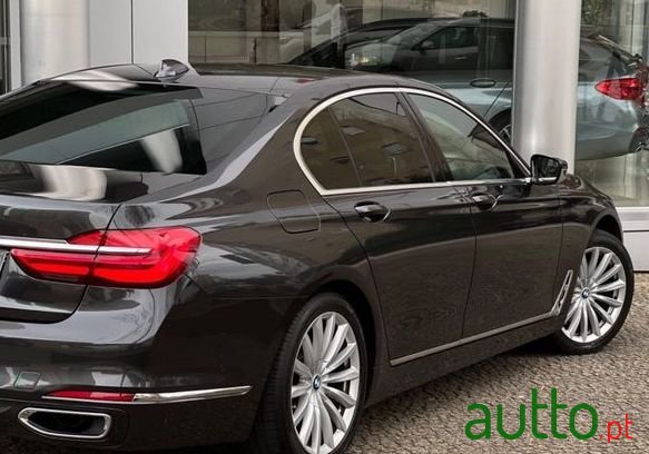 2018' BMW Série 7 Ld Pack M photo #4