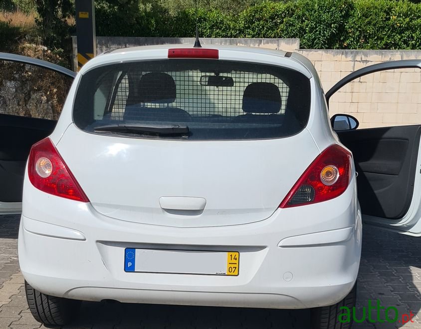 2014' Opel Corsa photo #3