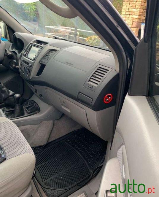 2008' Toyota Hilux photo #3