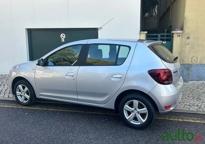 2017' Dacia Sandero Comfort photo #3