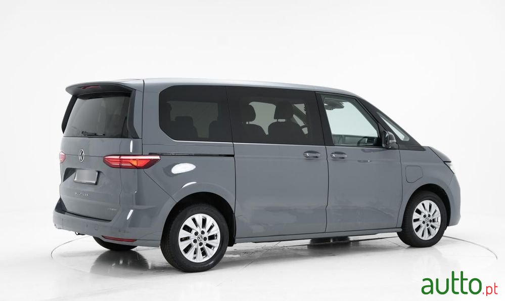 2022' Volkswagen Multivan photo #3