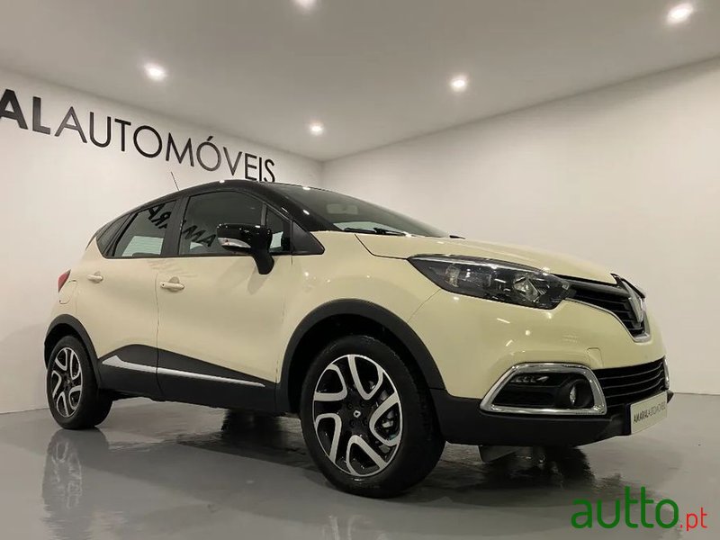 2015' Renault Captur photo #2