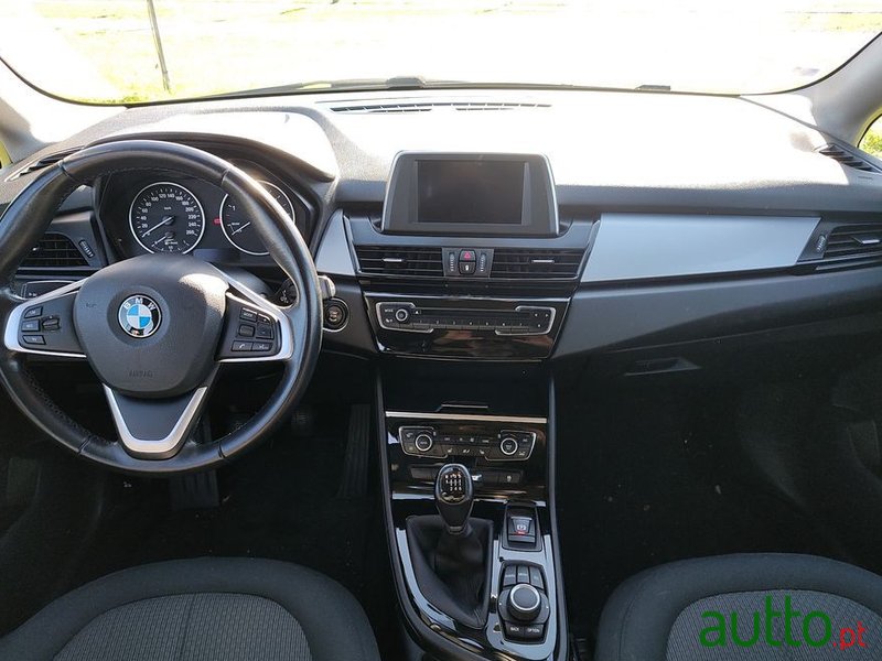 2015' BMW 216 Active Tourer photo #5