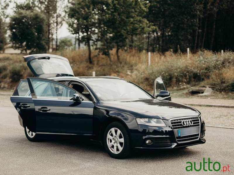 2010' Audi A4 Avant photo #5