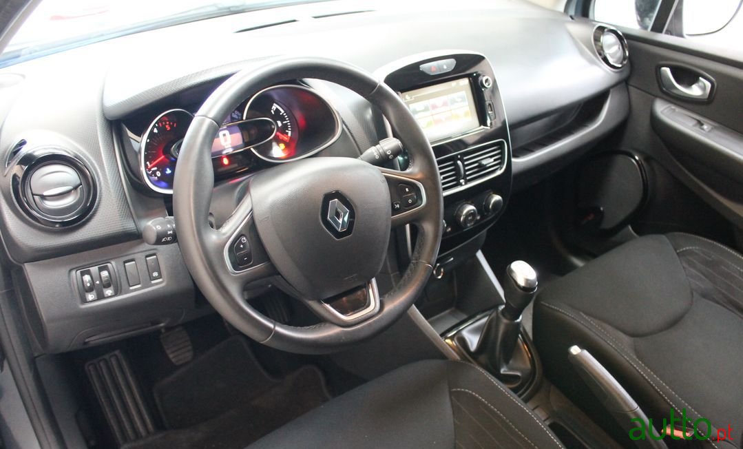 2019' Renault Clio photo #4