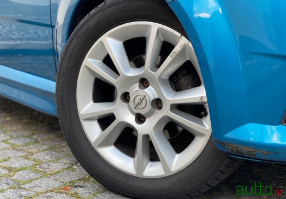 2006' Opel Tigra Twintop photo #3