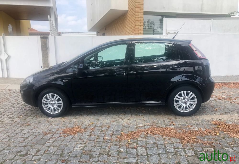 2014' Fiat Punto 1.2 Young S&S photo #5