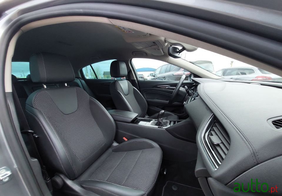 2018' Opel Insignia Grand Sport photo #3