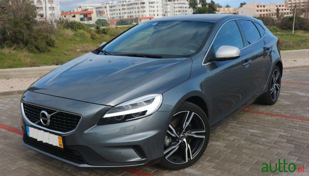 2017' Volvo V40 photo #1