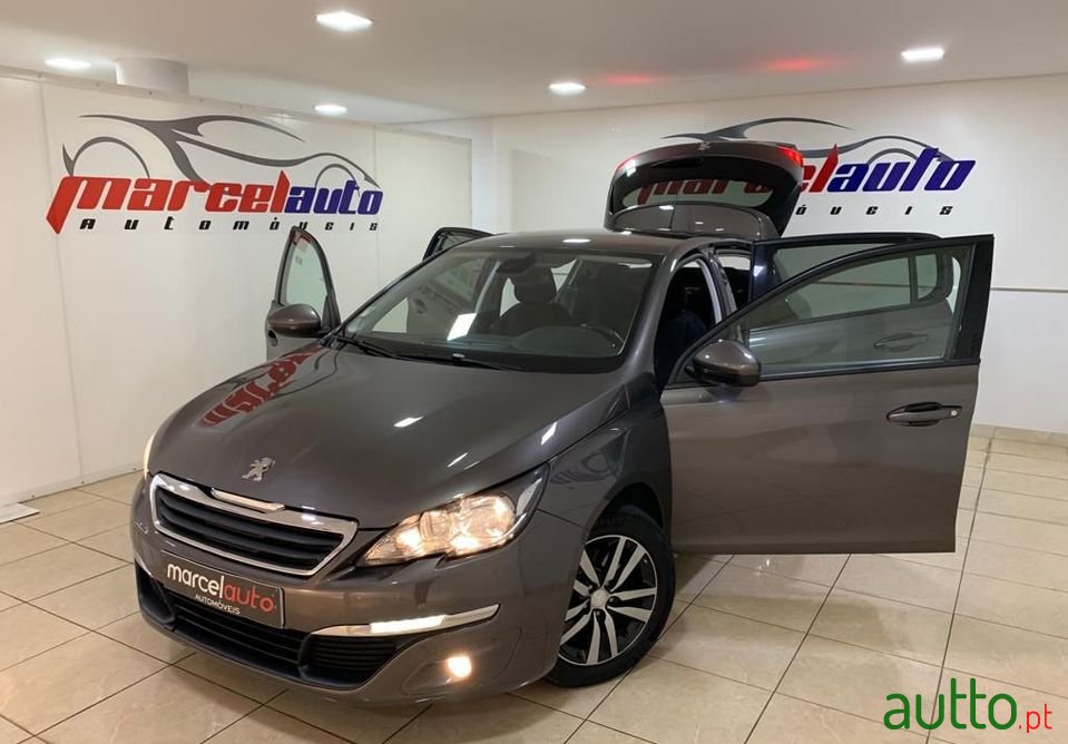 2014' Peugeot 308 photo #5