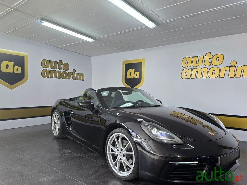 2017' Porsche 718 Boxster photo #2