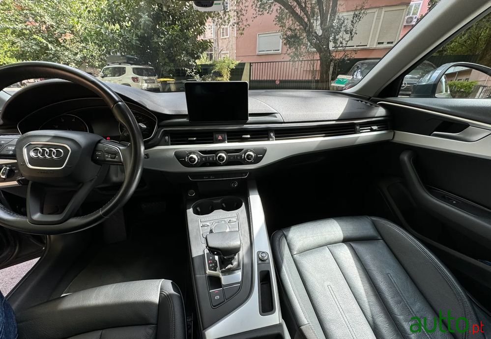 2018' Audi A4 S Tronic photo #6