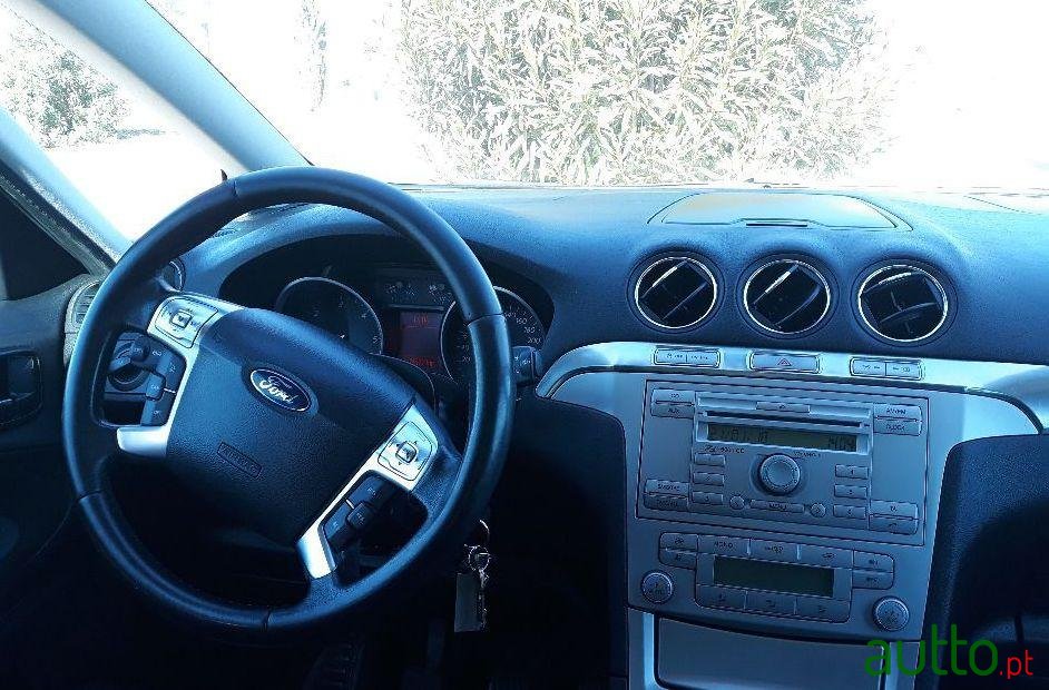 2006' Ford S-Max photo #3