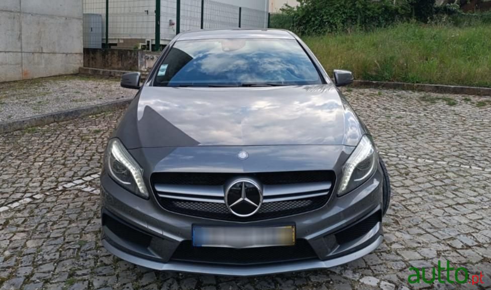 2014' Mercedes-Benz Classe A 4-Matic photo #2