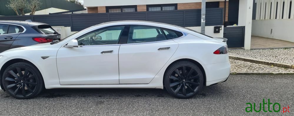 2014' Tesla Model S 85 Perfomance photo #2