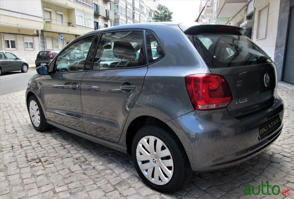 2012' Volkswagen Polo Confortline photo #6