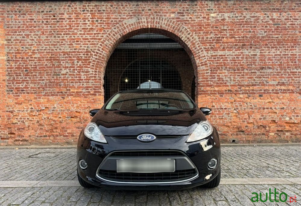 2010' Ford Fiesta photo #3