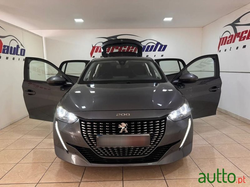2021' Peugeot 208 photo #2