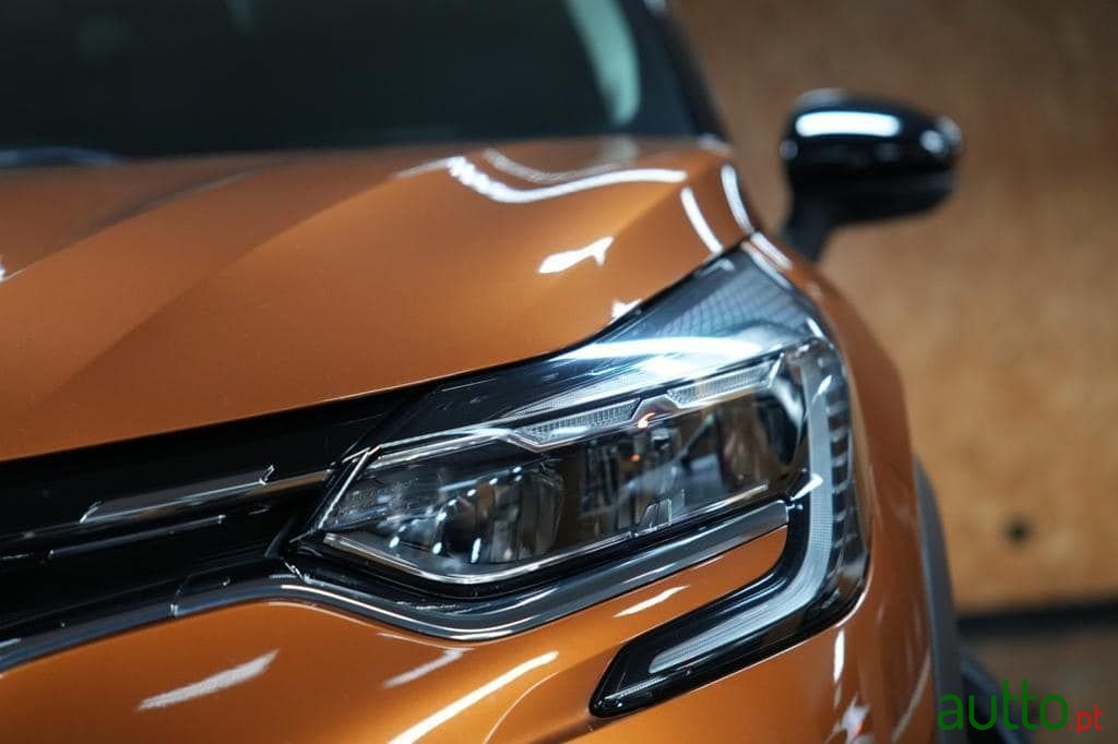 2020' Renault Captur photo #3