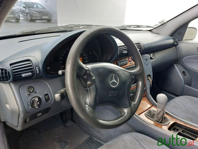 2001' Mercedes-Benz C 200 photo #5