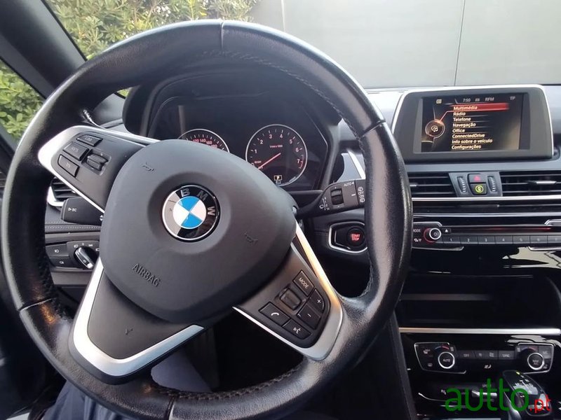2016' BMW 225Xe Active Tourer photo #4