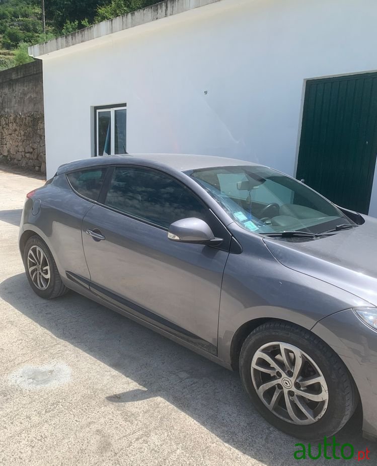 2013' Renault Mégane Coupe photo #3