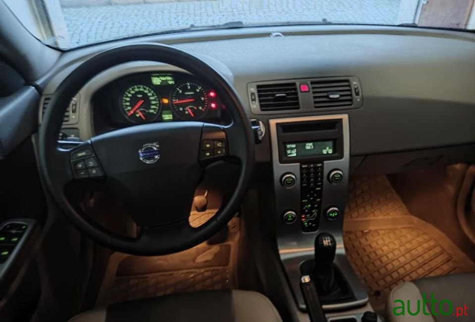 2009' Volvo V50 photo #3