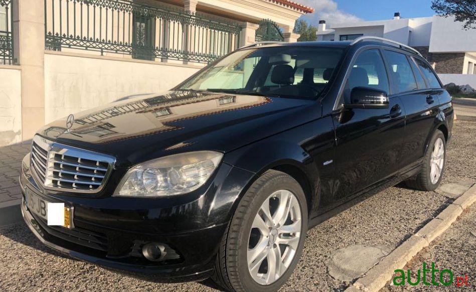 2010' Mercedes-Benz C-200 Blueefficience photo #3