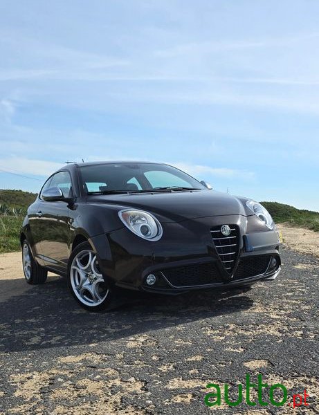 2011' Alfa Romeo MiTo photo #2