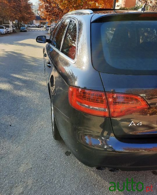 2010' Audi A4 Avant photo #4