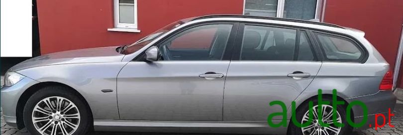 2010' BMW 318 photo #2