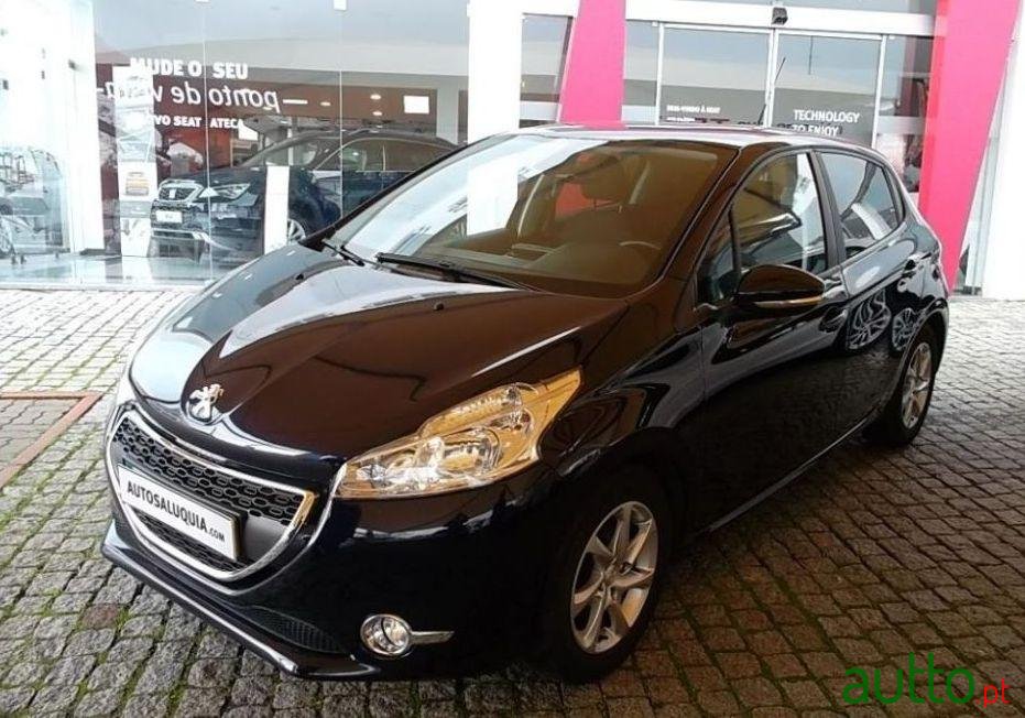 2015' Peugeot 208 1.4 E-Hdi Access 2-Tronic photo #2