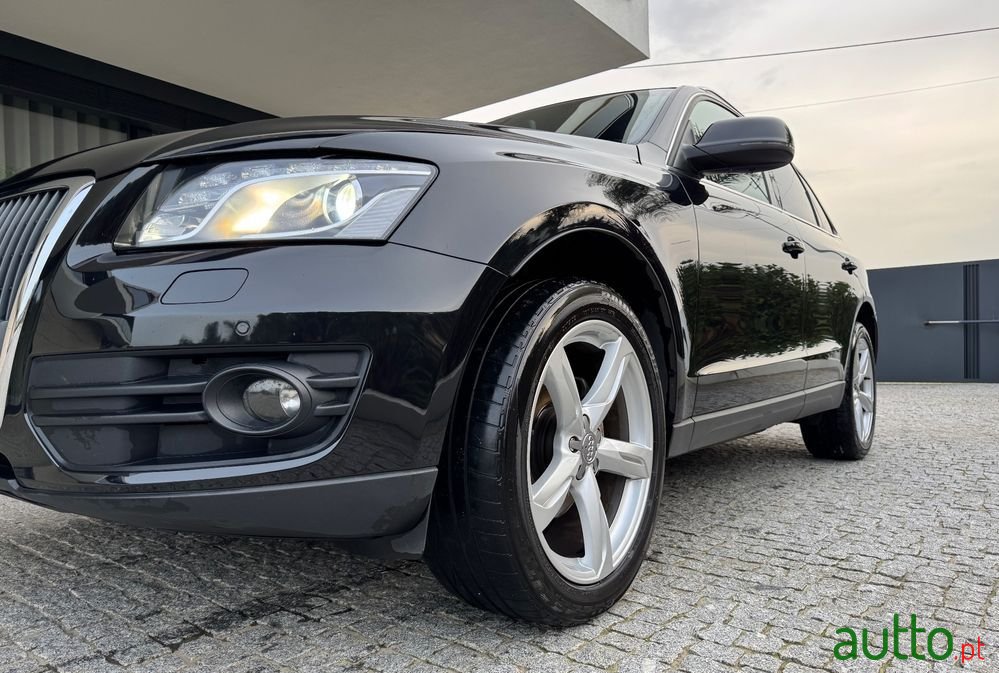 2009' Audi Q5 2.0 Tdi S-Line photo #6