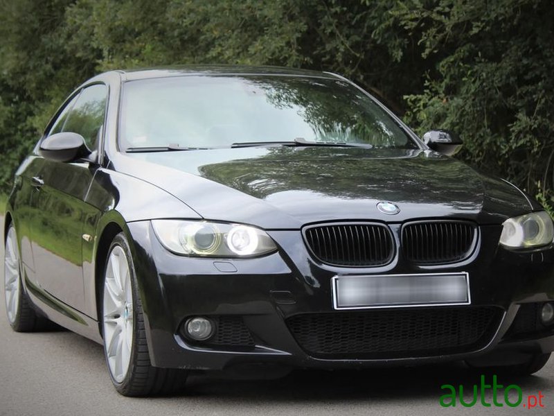 2008' BMW 320 D Coupe photo #3