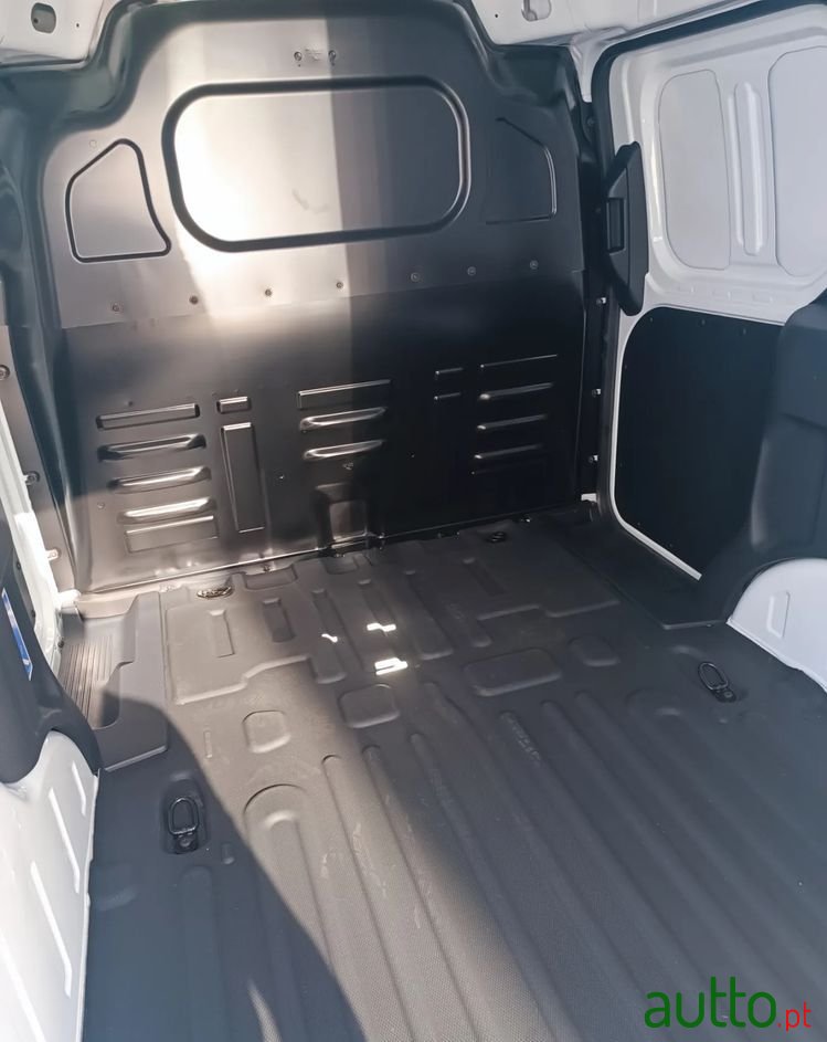 2024' Ford Courier photo #2