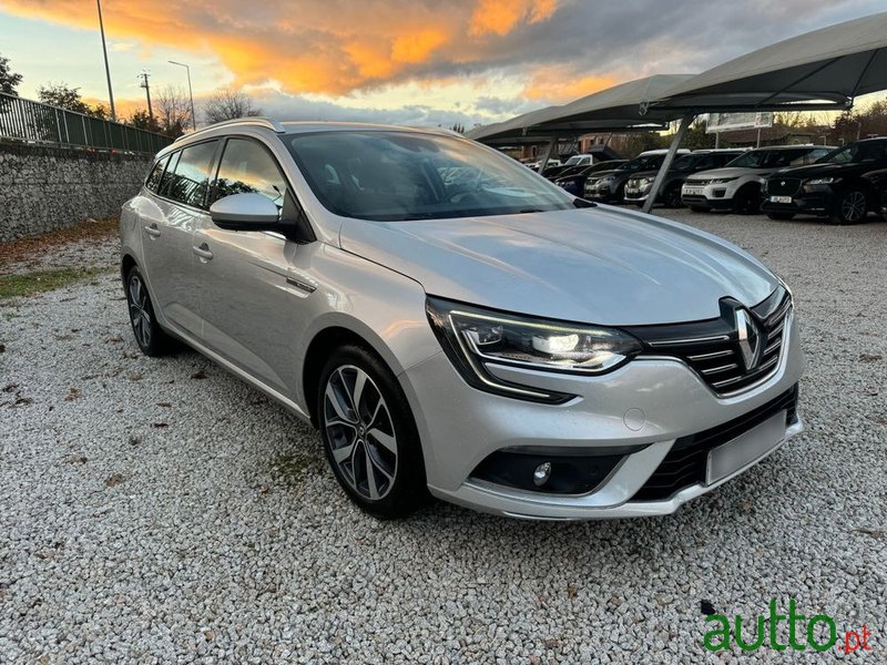 2018' Renault Megane Sport Tourer photo #3