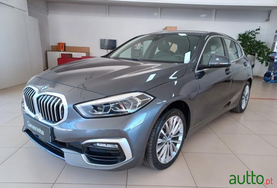 2021' BMW 118 photo #1