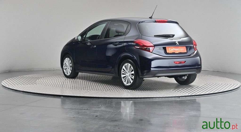 2019' Peugeot 208 photo #2