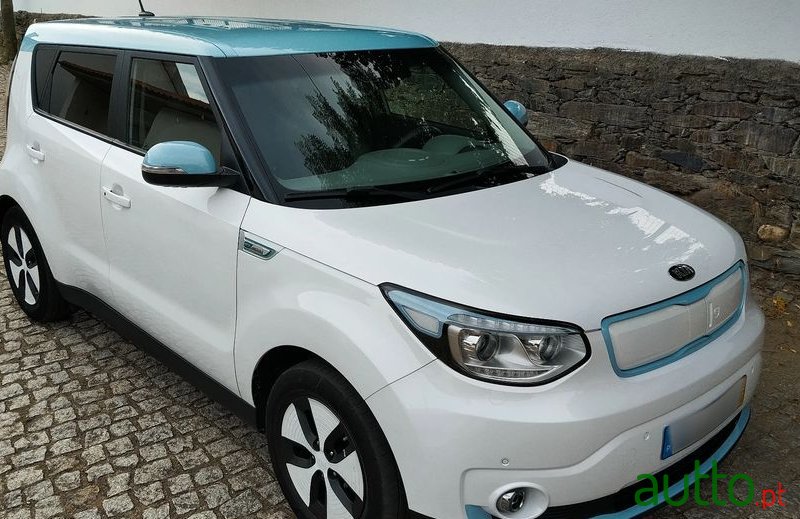 2015' Kia E-Soul photo #2