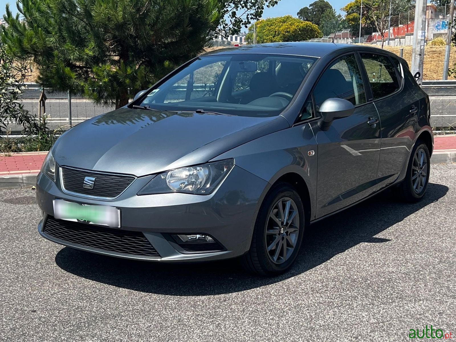 2015' SEAT Ibiza photo #2