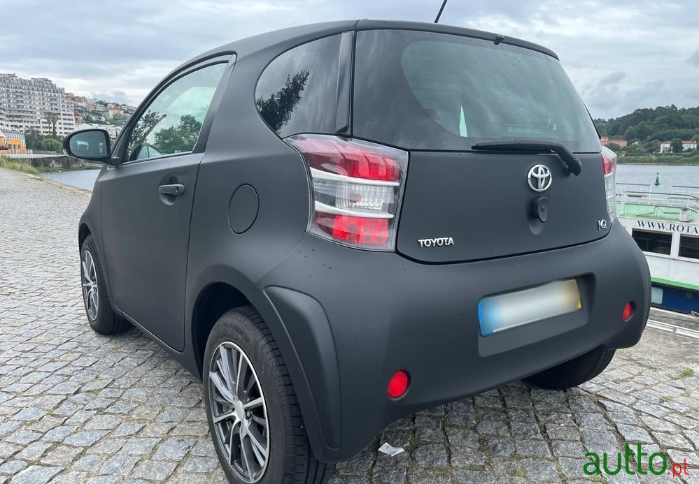 2009' Toyota iQ photo #5