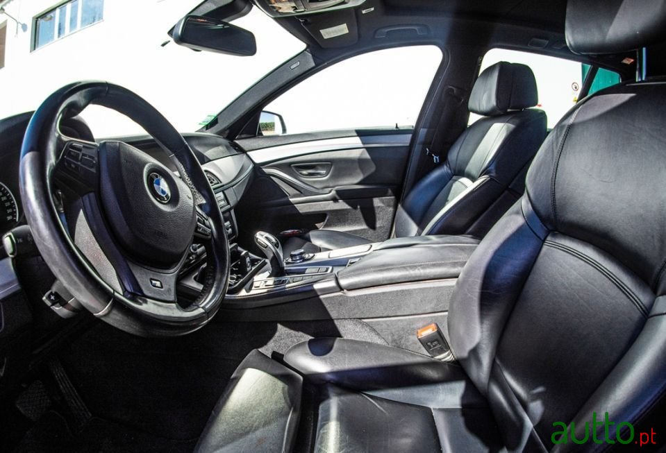 2012' BMW 535 photo #4