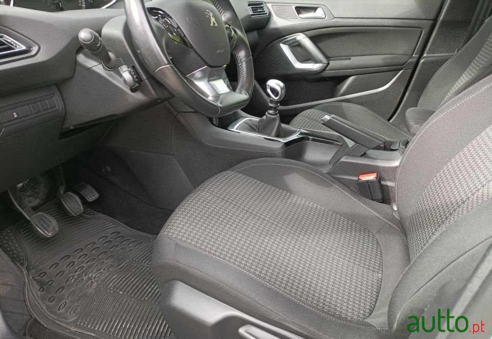 2018' Peugeot 308 Sw photo #4