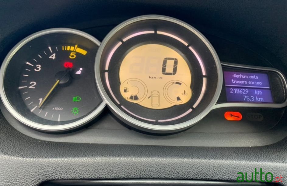 2010' Renault Megane Sport Tourer photo #1