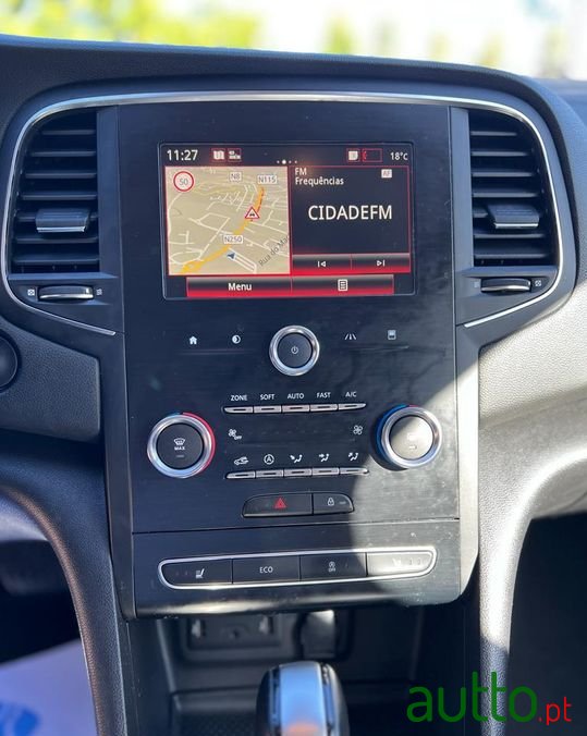 2020' Renault Megane Sport Tourer photo #6