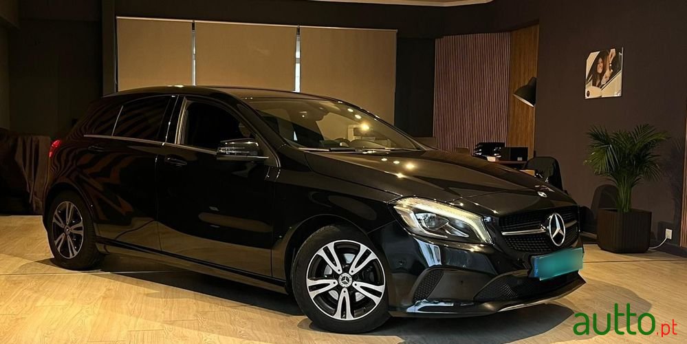 2017' Mercedes-Benz Classe A D Urban photo #1